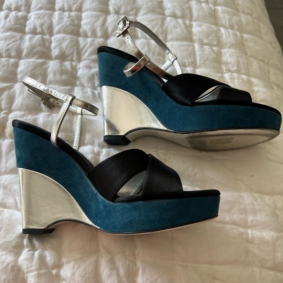 Louis Vuitton Wedge Heels size 6.5 like new - Picture 1 of 10